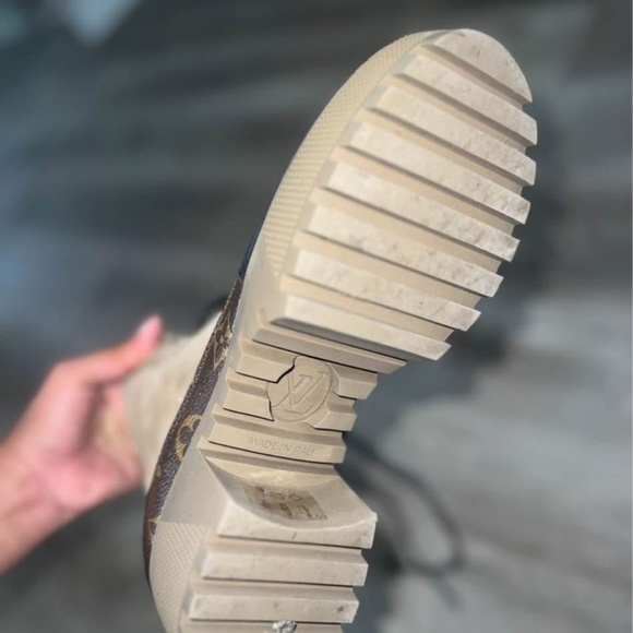 LV Combat Boots - Picture 4 of 7